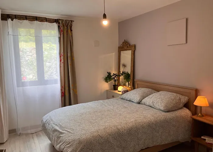 Périgourdine Avec Et Vue Pomport